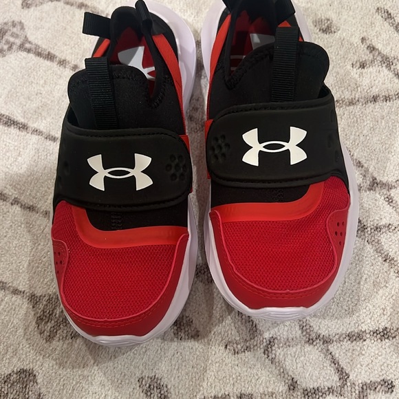 NWOT 2 pairs boys 2.5 under armor no tie sneakers - Picture 4 of 6